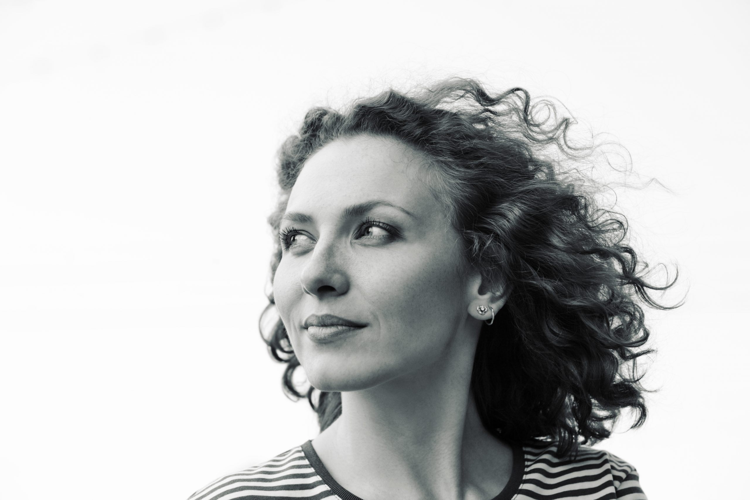 portrait de femme qui vibre l'âge d'or de la cinquantaine