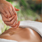 Le massage abdominal Chi Nei Tsang